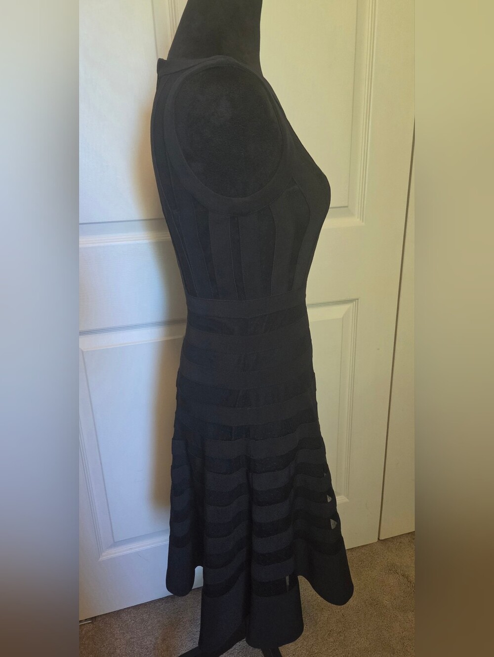 White House Black Market Sleeveless Black Fit-and-Flare Dress SIZE 00 - Picture 4 of 12